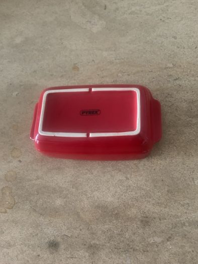 Vintage red pyrex oven dish