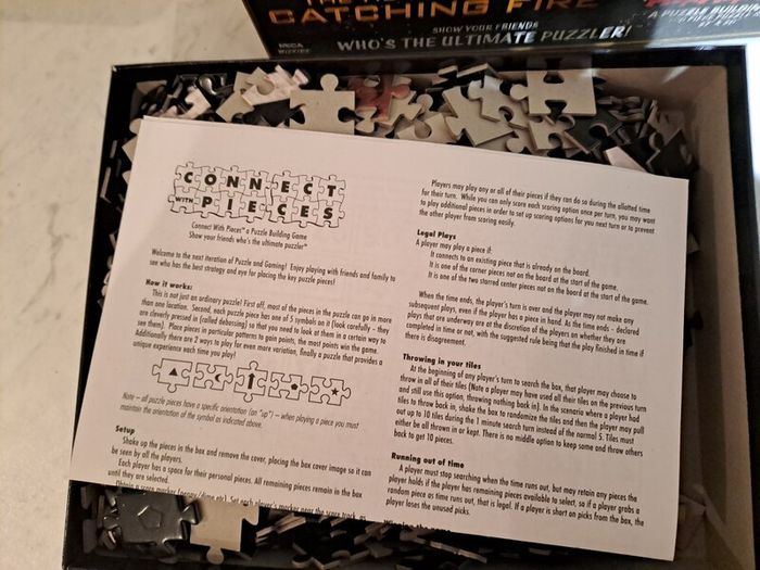 Hunger Games Catching Fire Connect With Pieces Puzzle Board Game (Complete)