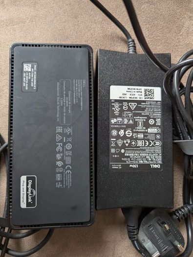 DELL D6000 with 130W charger
