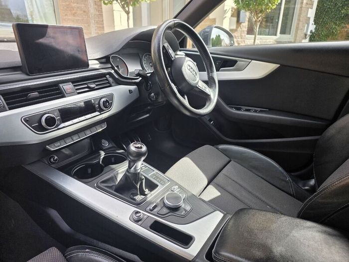Audi A4 2017 2.0 TDI SLine Ultra 190PS