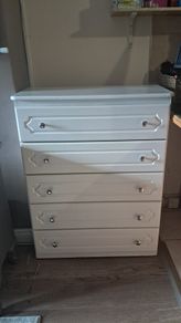 Chest of drawers