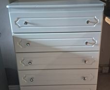 Chest of drawers