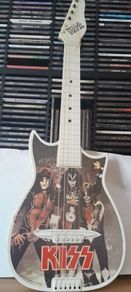 memrobilla kiss  toy guitar