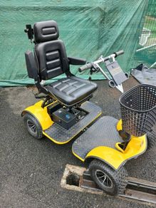 Single seat golf buggy