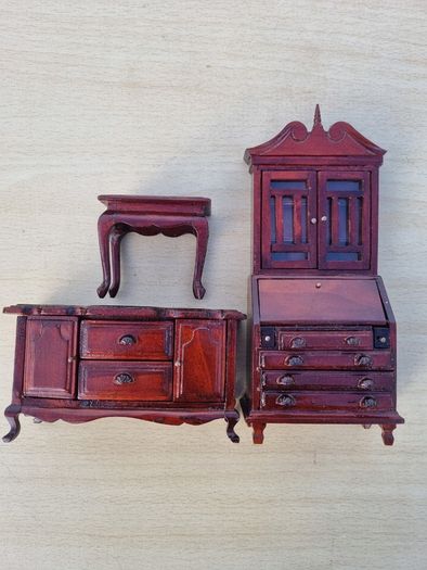 Miniature dolls house furniture set - 3 pieces
