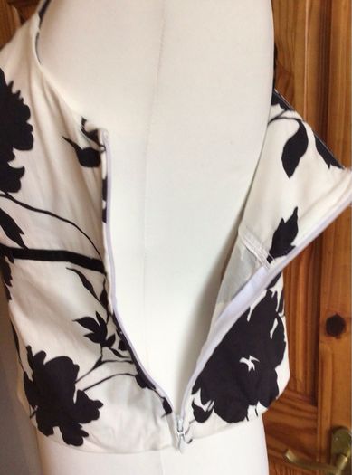 Principles Petites Ladies Black and White Cotton Blend 2 Piece skirt and Top Set 12/14  including postage