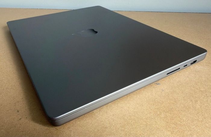 Apple Macbook Pro 16" (2021) M1 Pro / 16gb / 1tb Ssd / 86% Bh