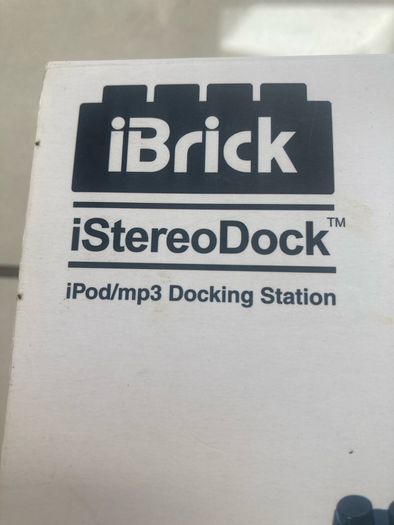 Lego-inspired iBrick iPod/mp3 docking station
