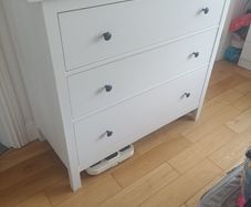 chest of drawers