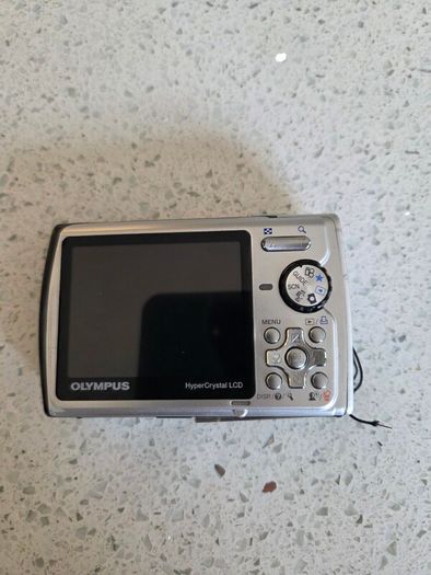 Olympus mju850 sw shock & waterproof digital camera bundle