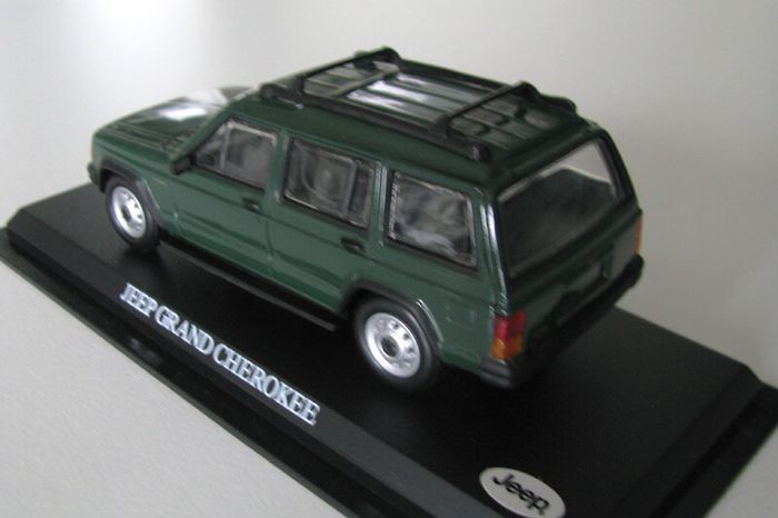 Diecast Model Jeep Grand Cherokee ZJ - del Prado Car Collection 1:43