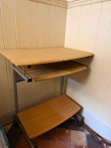 desk table