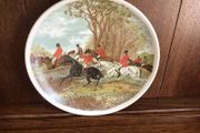 Large 10" Hunting Scene Picture Plate