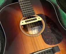 Martin D-18 GE Acoustic Guitar Golden Era, Sunburst + LRBAGGS