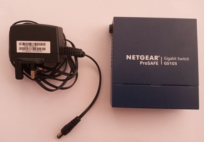 Netgear ProSafe 5 Port Gigabit Switch GS105