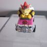 Hot Wheels GBG31 Mario Kart 1:64 Die-Cast Bowser with Badwagon Vehicle Pink Image 2
