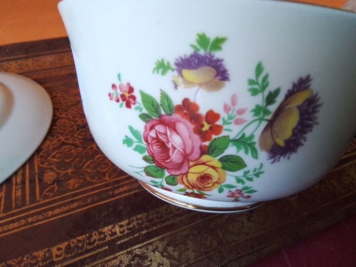 China Tea Plates+ Sugar Bowl