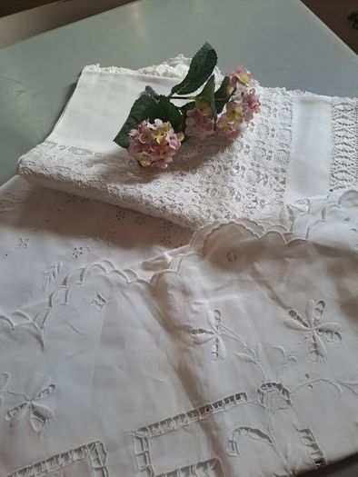 Antique Linen Tablecloths Etc