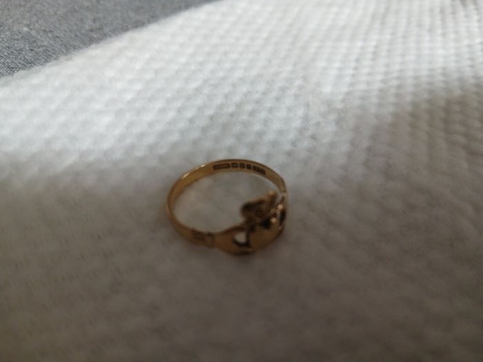 Ladies Gold Cladagh Ring 9ct  Irish