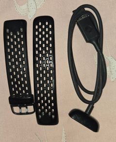 Fitbit charge 5 and 6 bundle - strap and charger