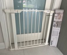 Baby stair gate