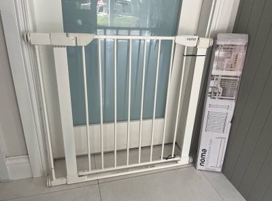 Baby stair gate