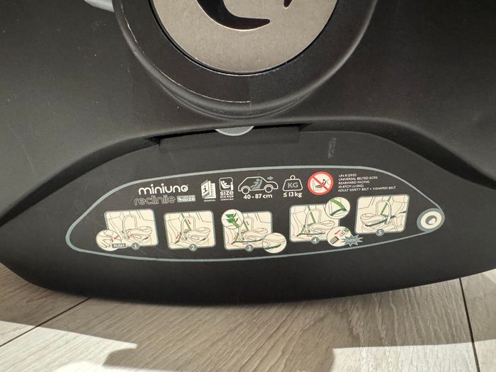 Miniuno Recliniie i-Size Infant Car Seat, As New (Used Only Twice)