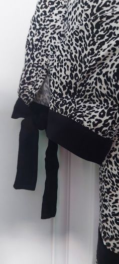 Beautiful Animal Print Dress, Danhen, Size 42, Brand new