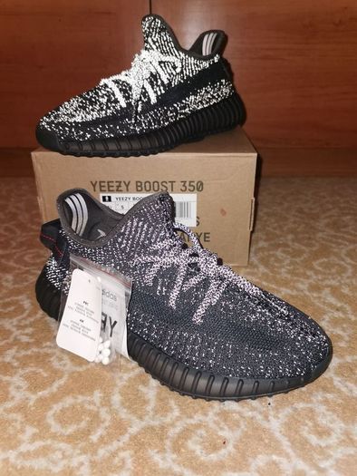 yeezy boost 350 V2 black (4/5 /6 /7 /8 /8.5 /9 /10 /11K)