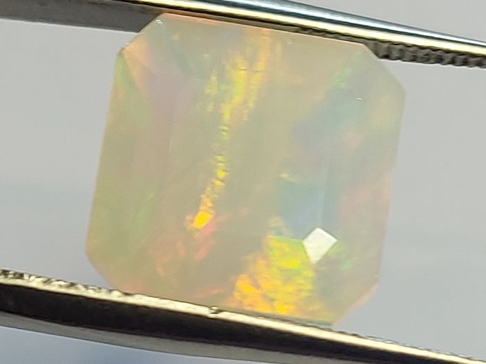 Faceted Ethiopian opal 4.1 ct