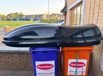 Roof box for Nissan