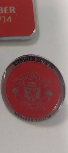 Manchester United - 2013/14 - member key ring and two member pin badges. Season 2013-14