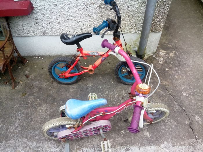 2 Kids Bikes
