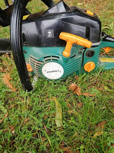 petrol chainsaw