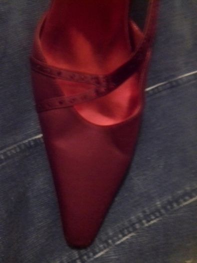 Size 40.Beautiful wine coloured shoes.