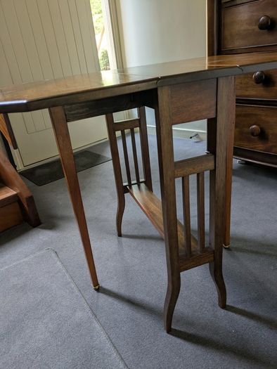 Small antique Sutherland Table