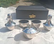 Joseph Gloster Sterling Silver Cruet Set(1935 160 grams)