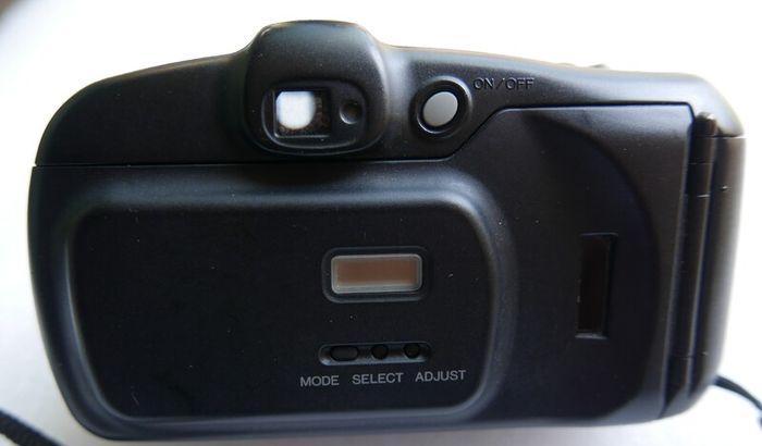 Minolta RIVA ZOOM PICO AF 35mm Film Camera with Minolta 38-60mm Lens Tested