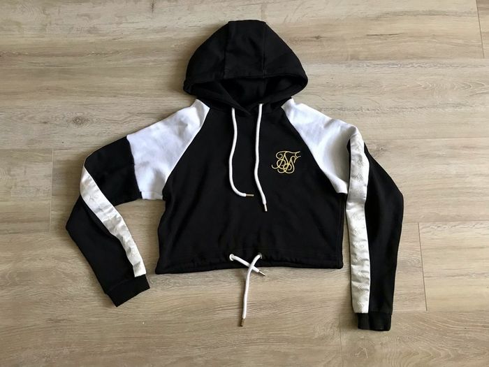 Siksilk XS or teenage size crop hoodie