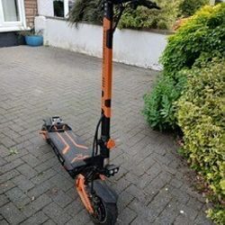 Kugo G3 Pro Electric Scooter - FOR PARTS ONLY