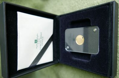 24Ct Gold Coin Padraig  Pearse commemorative gold coin issued by Gibraltar with Queen Elizabeth II obverse