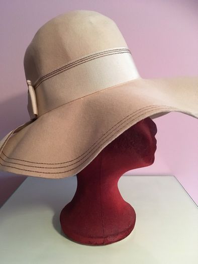 Vintage MISS DOLORES Fabulous Wide Brim HAT 60s