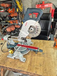 Bosch gcm800JS compound meter saw