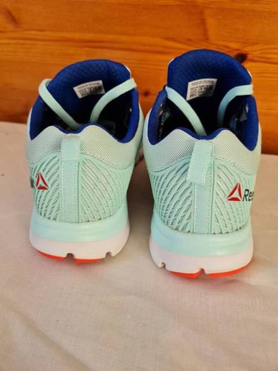 reebok zquick dash Size 5 eu 38 turquoise in excellent condition