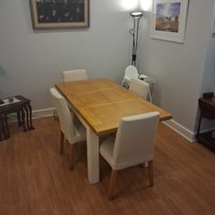 Extendable kitchen table and 4 chairs