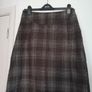 Skirt checkered, with pockets Image 2