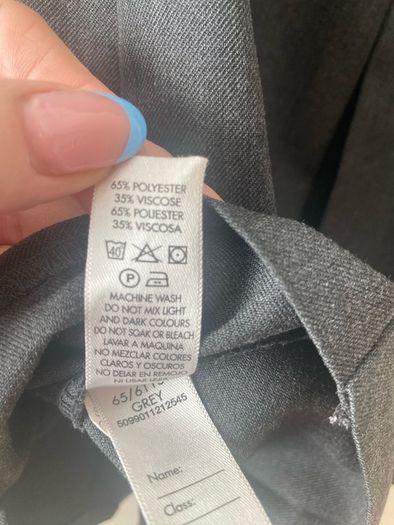 Dunnes grey skirt (as new) age 7