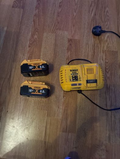 2x8amp battery's and fast charger