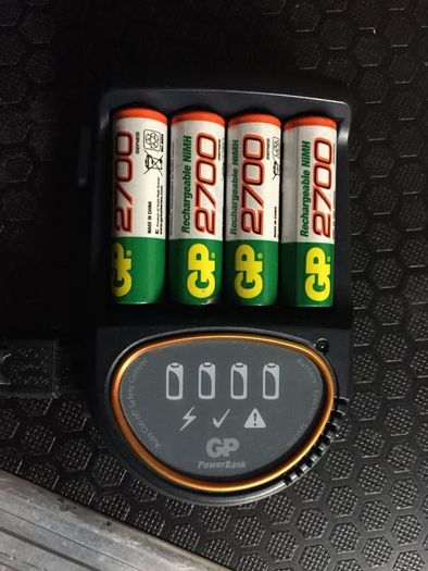 8 GP Rechargeable Battery Packs with 44 NIMH 2600mAh Rechargeable Batteries