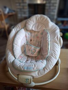Baby vibrating chair